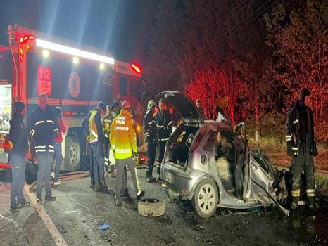 Tekirdağ’da iş makinesine çarpan otomobil alev aldı: 5 ölü