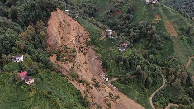 Rize'de heyelanın yaşandığı alan havadan böyle görüntülendi