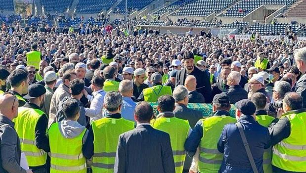 FETÖ elebaşına stadyumda cenaze töreni düzenlendi! Kodla giriş yapıldı