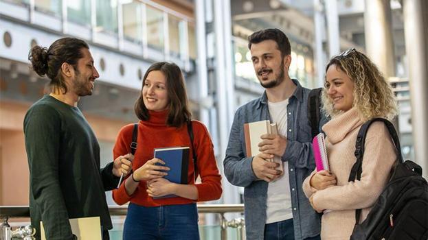 Öğrencilere güzel haber: Avrupa'da burs imkanı!