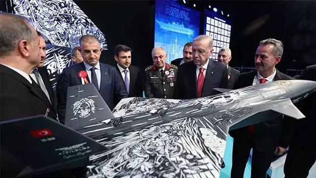 Cumhurbaşkanı Erdoğan, SAHA EXPO fuarında stantları ziyaret etti