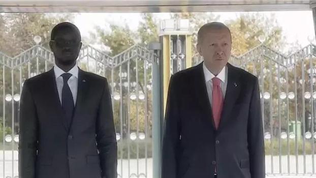 Cumhurbaşkanı Erdoğan Senegal Cumhurbaşkanı'nı törenle karşıladı