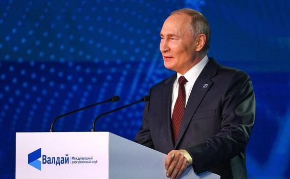 Putin, Trump'a övgüler düzüp el uzattı