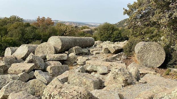 Bu sütunlar bir imparatorluğun çöküşüne tanık oldu: Çanakkale'deki antik madende bin 600 yıldır bırakıldığı gibi duruyor