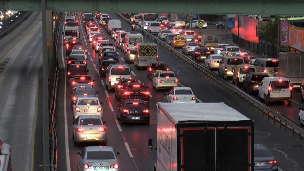 İstanbul'da trafik yoğunluğu yüzde 90'a ulaştı