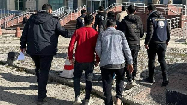 İstanbul'da 'Kalkan' operasyonu: 242 düzensiz göçmen yakalandı