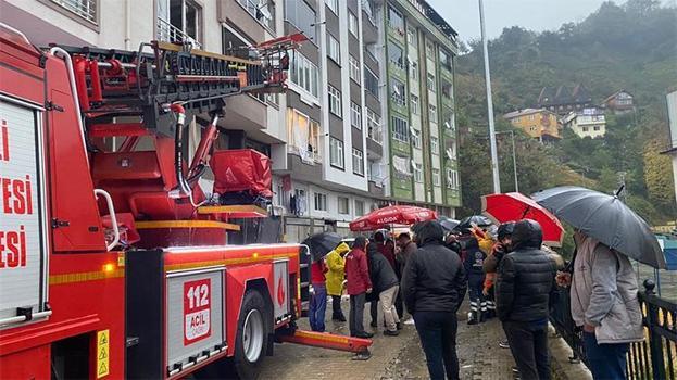 Rize'de heyelan! Bir kişi hayatını kaybetti, bina tahliye edildi