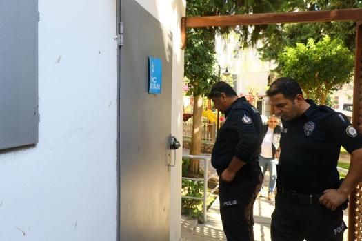 Antalya'da tuvaletten gelen çığlık sesleri polisi alarma geçirdi!