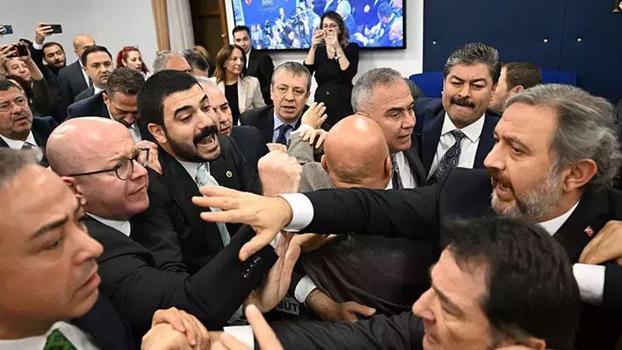 AK Parti'den CHP'ye art arda tepkiler: Meclis'te eşkiyalık kabul edilemez