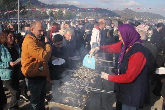 Ordu'da gerçekleştirilen 'Hamsi Festivali'nde 10 ton hamsi tüketildi