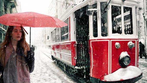 Lapa lapa kar yağışı, gök gürültülü sağanak yağmur ve kuvvetli rüzgar geliyor! Meteoroloji yaşanabilecek olumsuzluklara karşı illeri uyardı