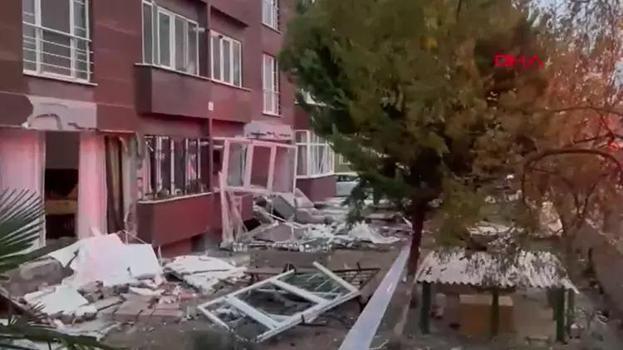 Beylikdüzü'nde 14 katlı binanın girişinde patlama