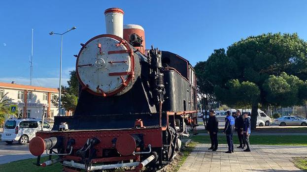 Samsun'da lise öğrencilerinin sigara içmek için girdiği dekor lokomotifte yangın!