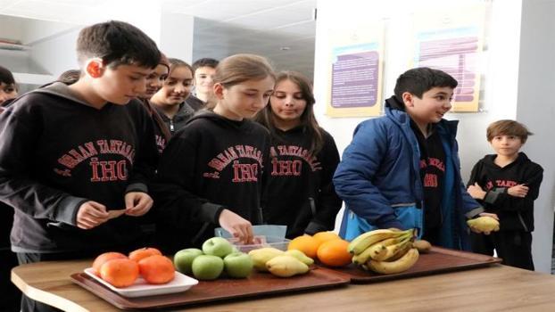 Evden meyve getirip okulda sattılar! Kayserili öğrencilerden SMA'lı Muhammed'e unutulmaz destek