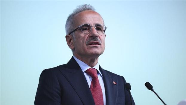 Bakan Uraloğlu'ndan sosyal medya ve online oyun açıklaması: Yasal düzenleme artık zorunlu hale gelmiştir