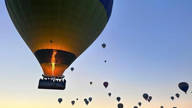 1 haftadır uçuş gerçekleştirilemeyen Kapadokya'da balonlar yeniden gökyüzünde