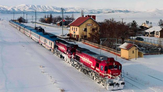 Turistik Doğu Ekspresi seferlerinin başlayacağı tarih belli oldu! Bakan Uraloğlu açıkladı: Tarihi Ankara Garı'ndan başlayacak