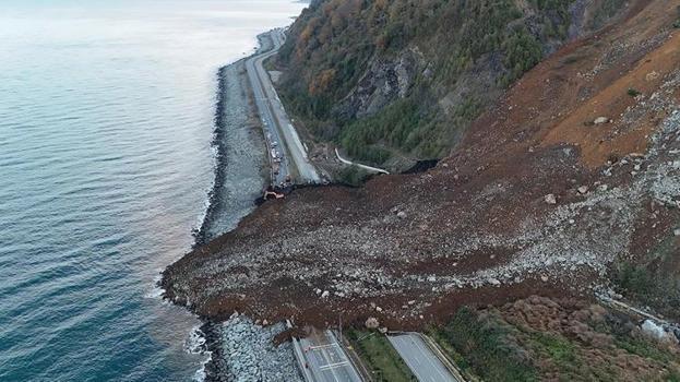 Artvin'deki heyelanın "moloz çığı" şeklinde gerçekleşmiş