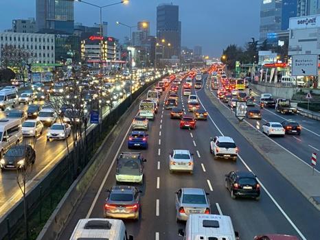 İstanbul'da trafik yoğunluğu yüzde 90'a ulaştı