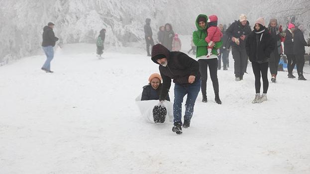 Burası Trakya'nın Uludağ'ı: Kırklareli'nin Istranca Ormanları beyaza büründü, karın tadını çıkarmak isteyenler akın etti