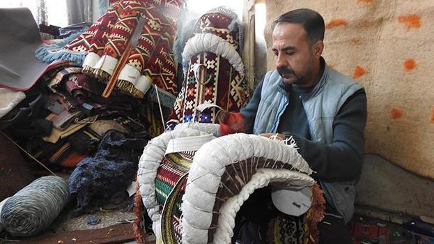 Gaziantep'te saraç ustası unutulmaya yüz tutmuş ata mesleğini yaşatıyor