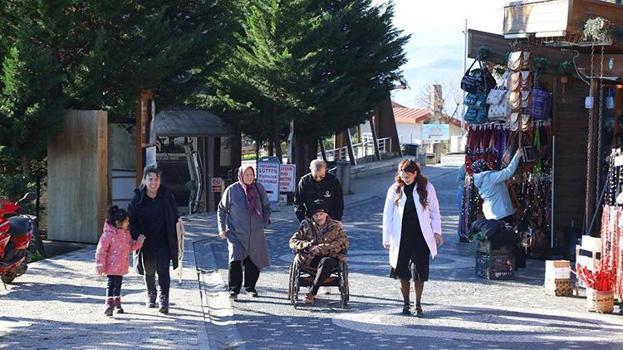 Ordu'da 90 yaşındaki yürüme engelli "engelsiz taksi" ile Boztepe'yi gezdi