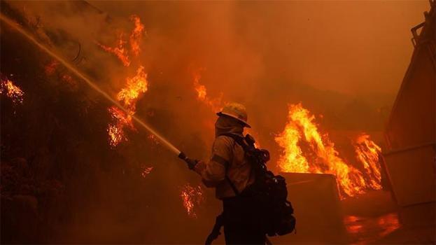 ABD'de yangın paniği! 30 bin kişi için tahliye kararı verildi