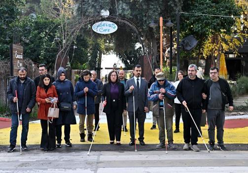 Antalya'da görme engelliler bir araya geldi