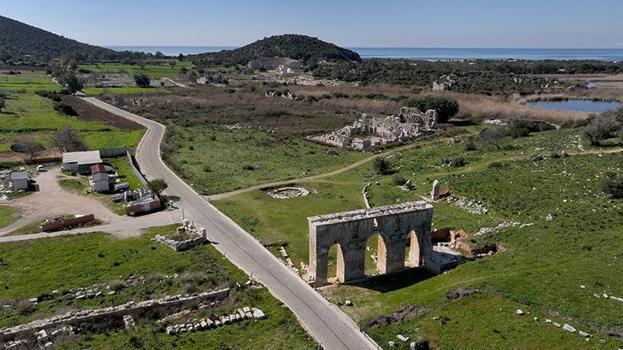 Patara Antik Kenti'nin kapısından yüzyıllar sonra yeniden su akacak!