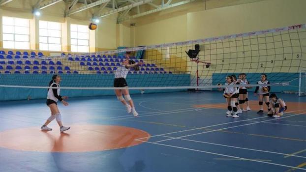 12 bin takım arasından zirveye çıktılar! Muş Kız Voleybol takımında tek bir hedef var