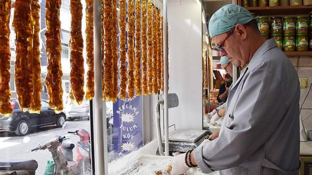 Manisa'da sadece ramazan ayında üretiliyor! İftar sofralarını vazgeçilmezi, tezgahları süslüyor