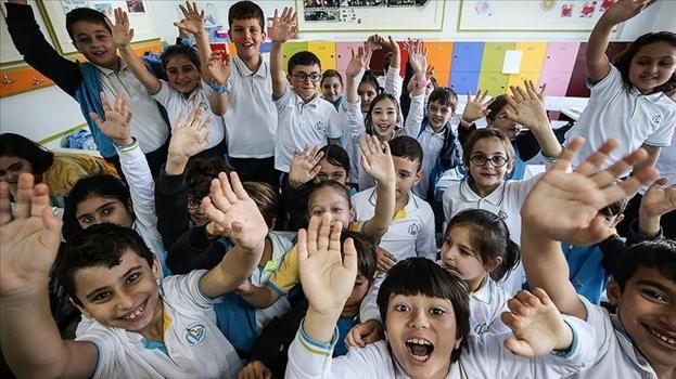 Öğrenciler müjdeli haber geldi! Okullar 3 gün tatil