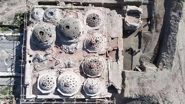 Edirne'de müzeye dönüştürülecek olan Gazi Mihal Hamamı'nda restorasyon çalışmaları sürüyor