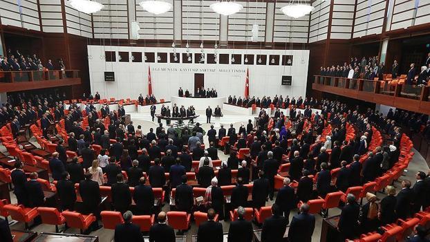 Siyasilerden 1 Mayıs Emek ve Dayanışma Günü mesajları! 'İETT'de işçi olarak hayata başlamış kardeşinizim'
