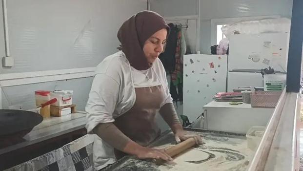 Depremzede kadınlar, 1 Mayıs’ta da mesaiye devam etti