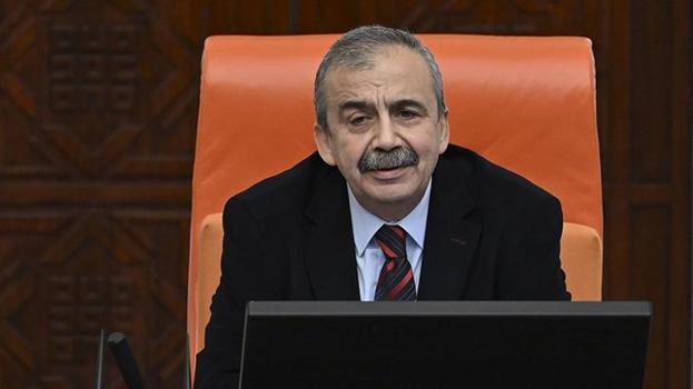 Sırrı Süreyya Önder'in cenazesi hastaneden çıkarıldı