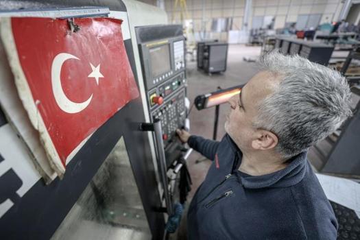 Askerde tasarladı, fabrikasını kurdu! 70 ülke onun peşinde, ürünleri 25 yıl bakımsız çalışıyor