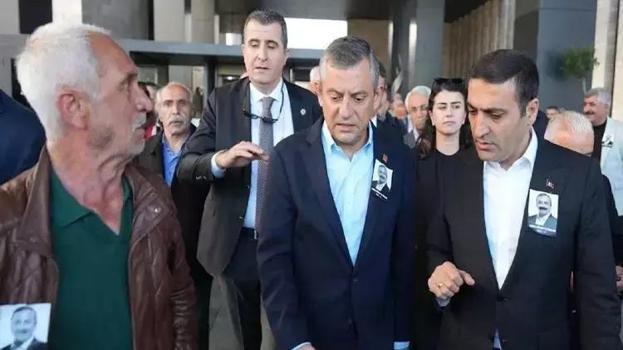 CHP Genel Başkanı Özel'i yumruklayan saldırgan hakkında MASAK raporu ile HTS kayıtları istendi