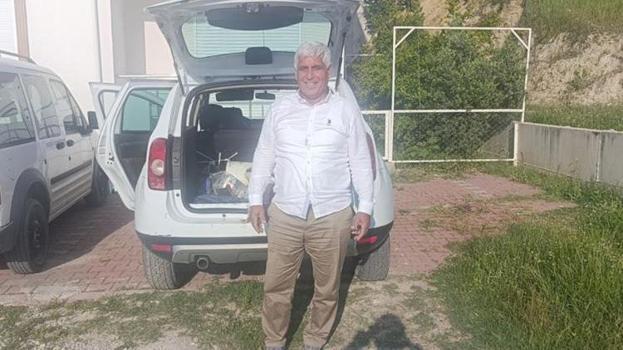 Camiye giden eski belediye başkanının ayakkabıları değil arabası çalındı!