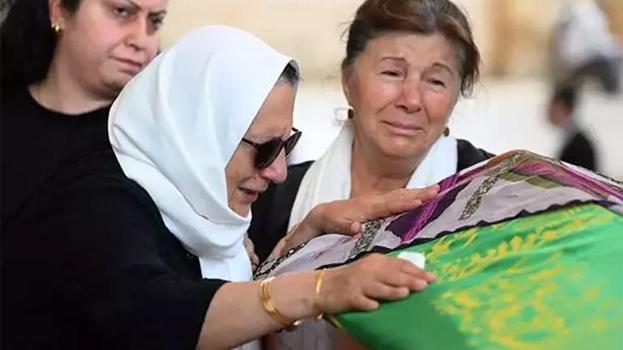 Vahşice katledilen Bahar Aksu'nun teyzesi konuştu: Babası zengin olduğu için peşini bırakmadı