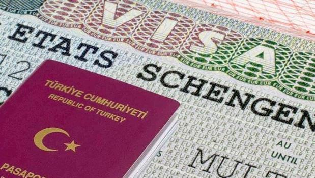 AP’den AB ülkelerine Türk vatandaşlarından gelen vize başvuruları için kapasite artırma çağrısı