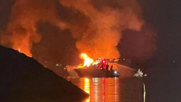Tuzla marinada tekne yangını!