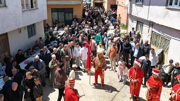 672 yıldır yapılıyor, sadece 1 gün yetiyor! Türkiye'den binlerce kişi o köye akın ediyor