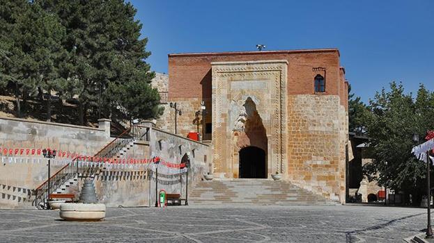 Depremin en büyük darbesini alan şehir yeniden dirildi! Hüzün ve keder yerini güzel günlere bıraktı