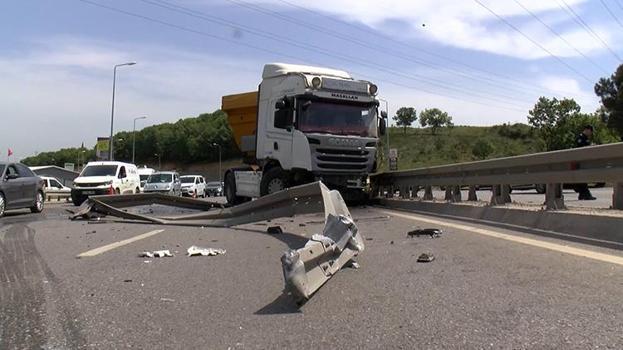 Kediye vurmamak için manevra yapan kamyon kaza yaptı!