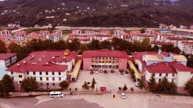 Giresun'da dehşet anları! Lisenin güvenlik görevlisi 2 kadını vurdu