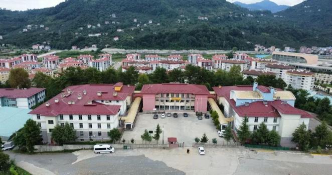 Giresun'da dehşet anları! Lisenin güvenlik görevlisi 2 kadını vurdu