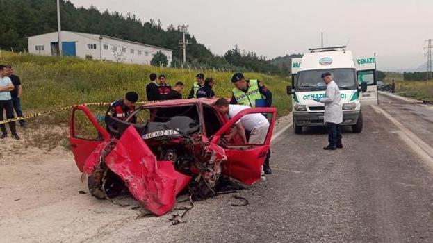 Bilecik'te korkunç kaza! 2 otomobil kafa kafaya çarpıştı: 3 ölü, 1 yaralı