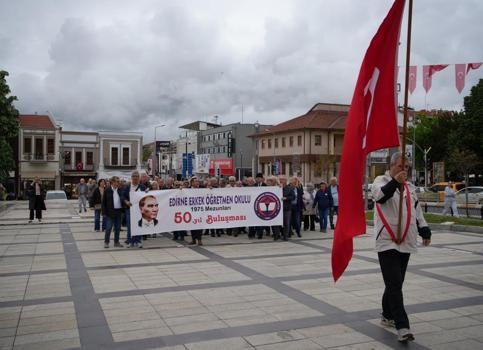 Edirne'de 1975 yılında mezun olan 150 öğrenci bir araya geldi