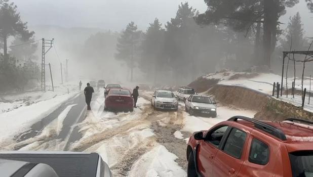 Her yer beyaza büründü! Yollar trafiğe kapandı